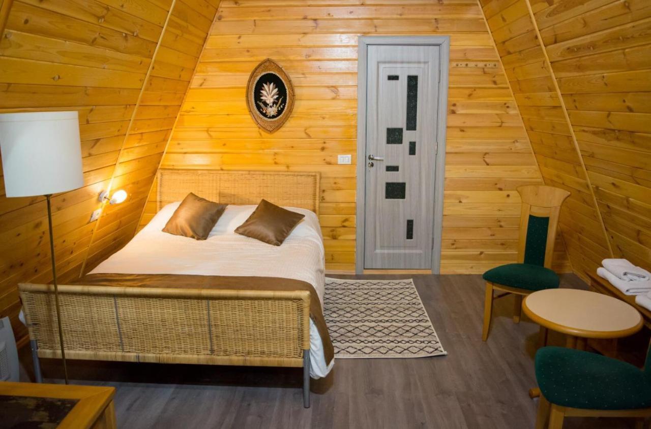 Hotel Casute Din Lemn Jiblea Veche Exterior foto